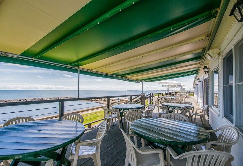 בית מלון כפרי Lighthouse Inn Cape Cod