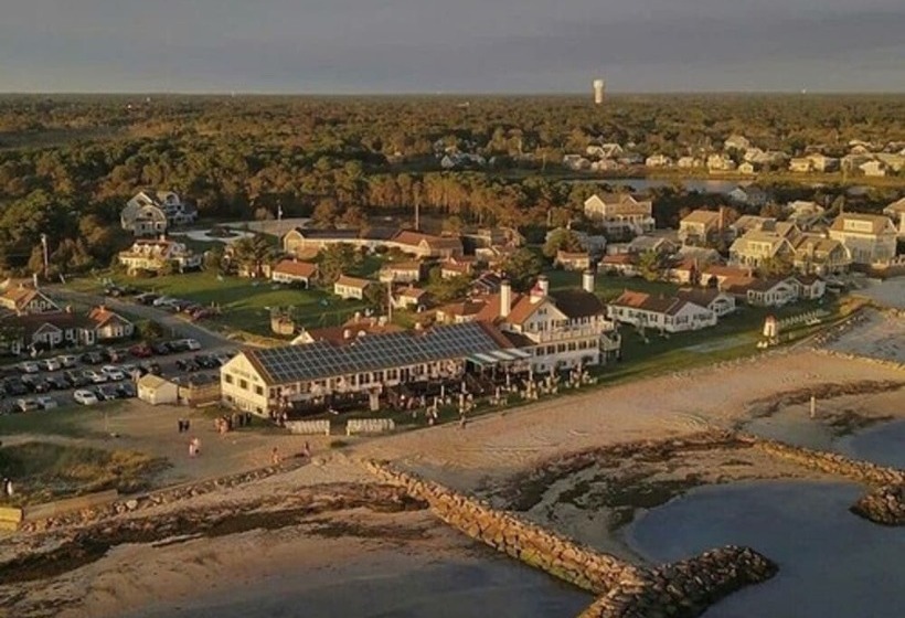 בית מלון כפרי Lighthouse Inn Cape Cod