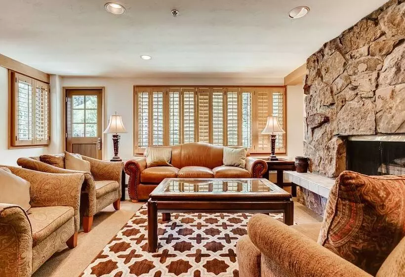 Отель Lodge Tower