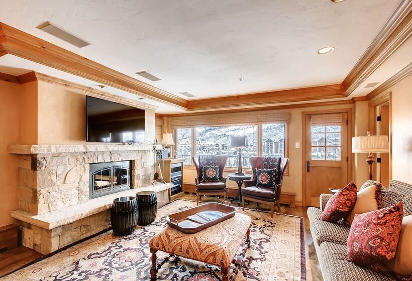 فندق Lodge Tower