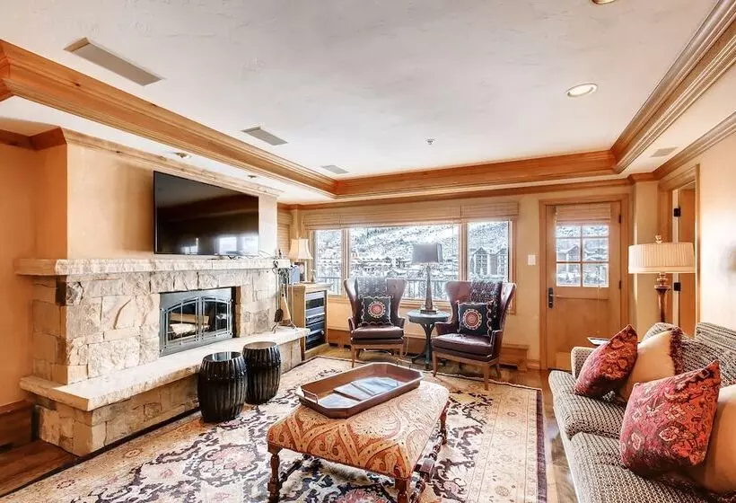 Отель Lodge Tower