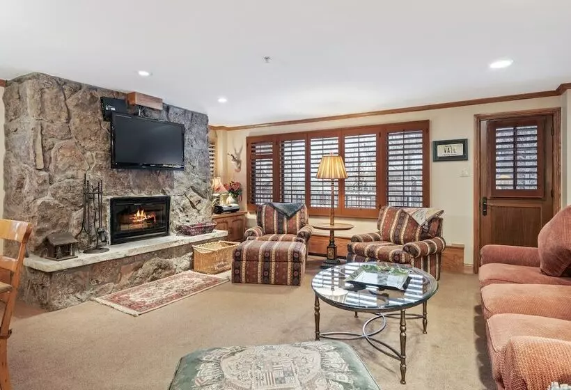 Отель Lodge Tower