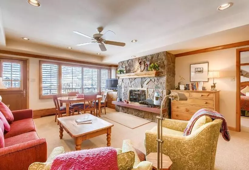 Отель Lodge Tower