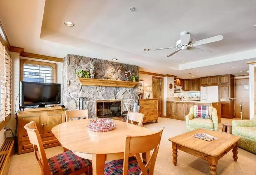 Отель Lodge Tower