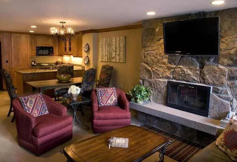 Отель Lodge Tower