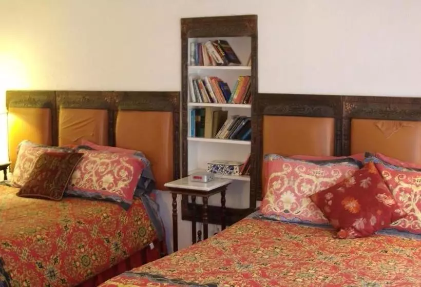 هتل Lundeen Inn Of The Arts