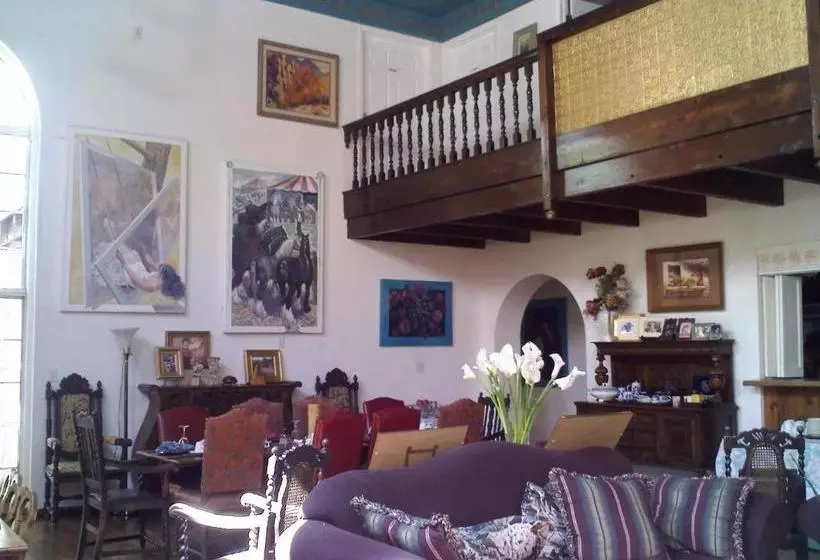 هتل Lundeen Inn Of The Arts