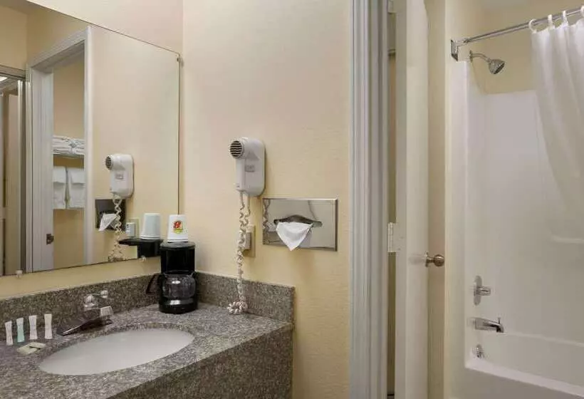 ホテル Super 8 By Wyndham Columbia City