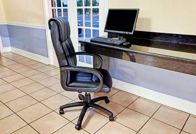 Отель Travelodge By Wyndham North Richland Hills/dallas/ft Worth