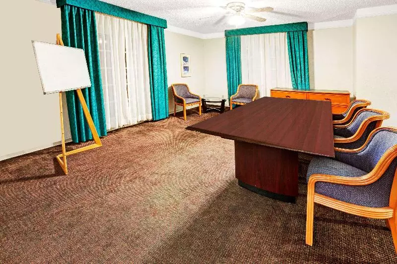 Отель Travelodge By Wyndham North Richland Hills/dallas/ft Worth