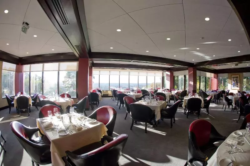 Woodcliff Hotel And Spa