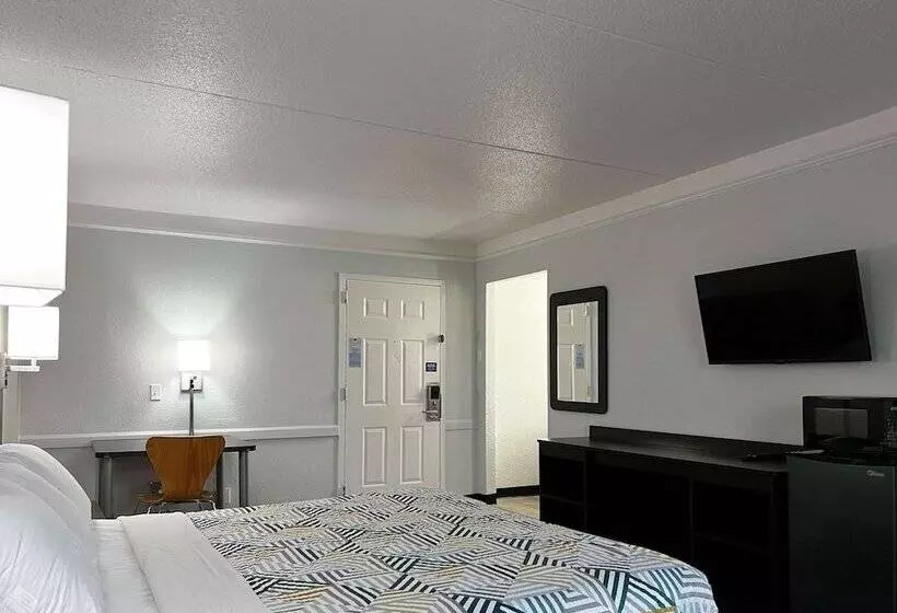 Motel 6 Hazelwood, Mo