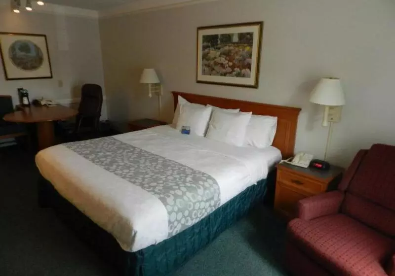 Motel 6 Hazelwood, Mo