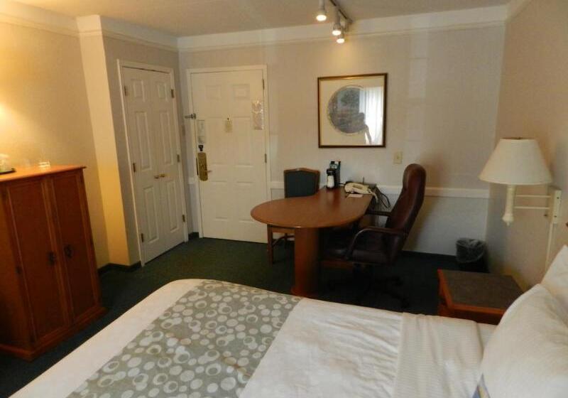 Motel 6 Hazelwood, Mo