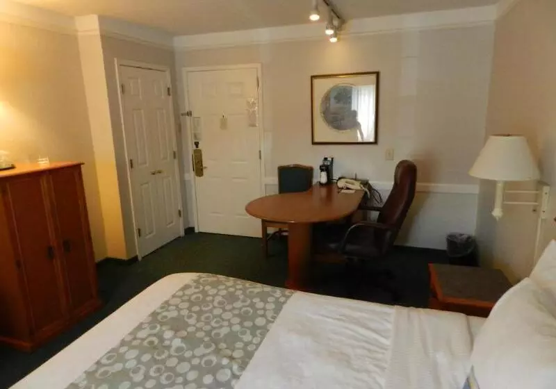 Motel 6 Hazelwood, Mo