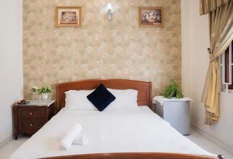 هتل Aqua Nhu Huynh