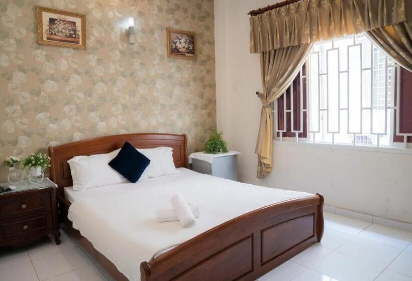 هتل Aqua Nhu Huynh