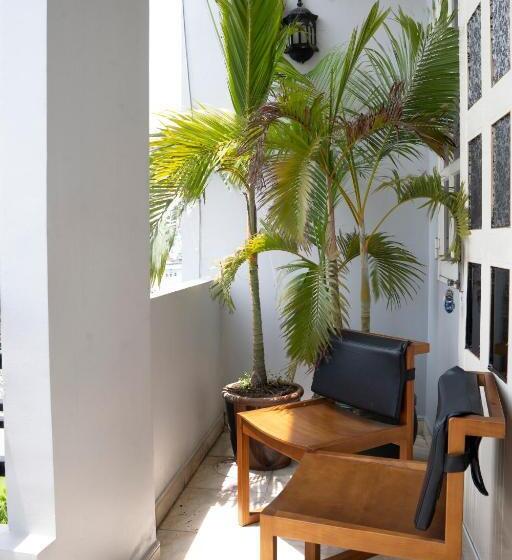 هتل Aqua Nhu Huynh