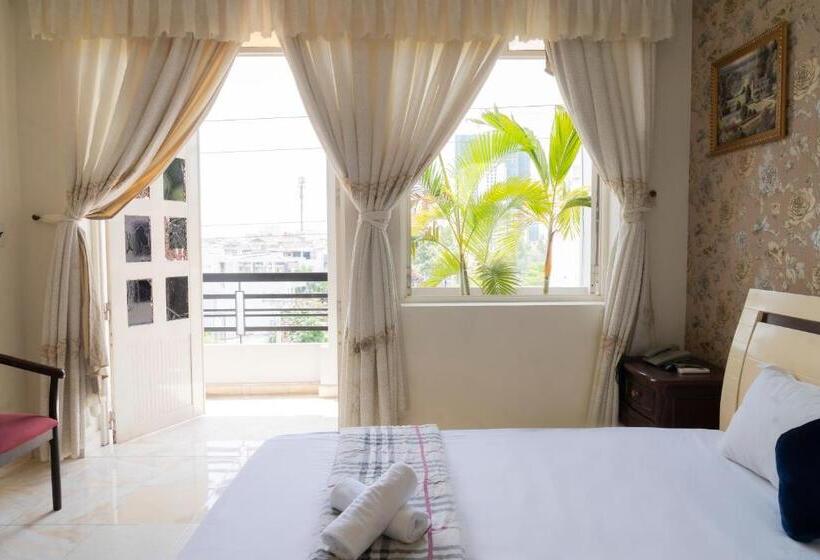 هتل Aqua Nhu Huynh