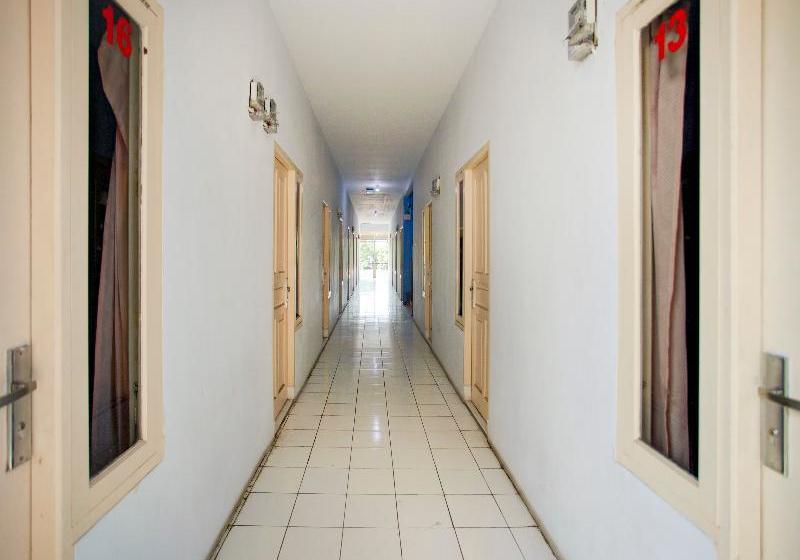 Отель Oyo 2249 Kost Teman