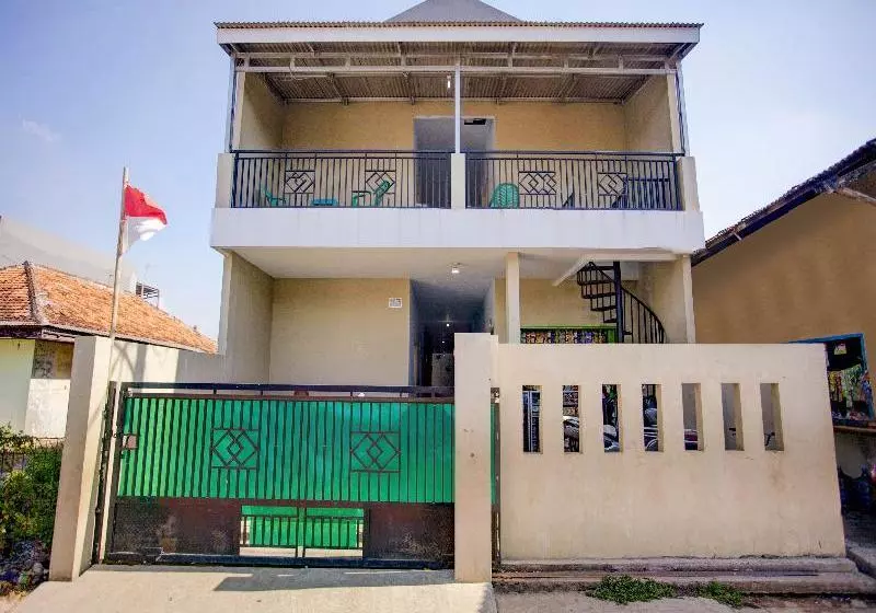 Hotel Oyo 2249 Kost Teman