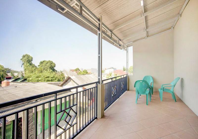 Отель Oyo 2249 Kost Teman