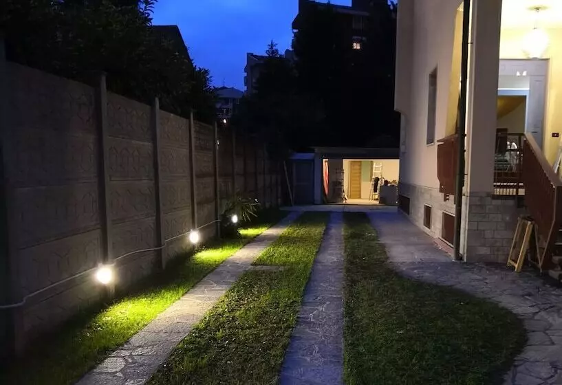 پانسیون Flatmilan