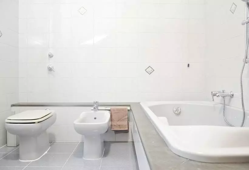 پانسیون Flatmilan