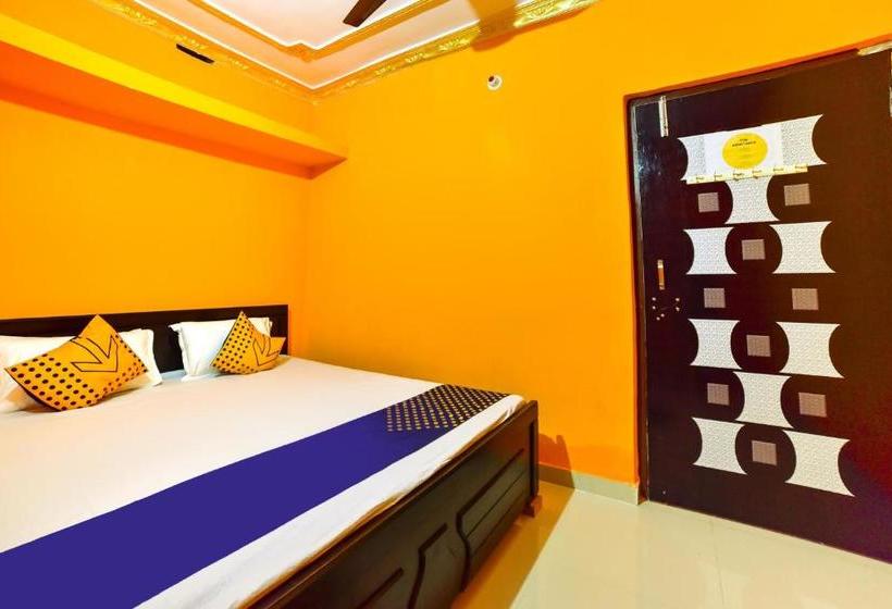 هتل Spot On 61254 Lucky Guest House