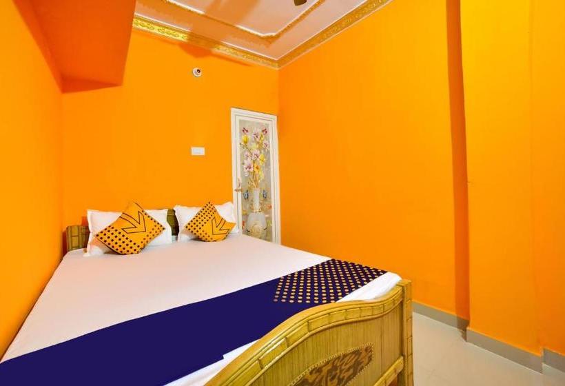 هتل Spot On 61254 Lucky Guest House