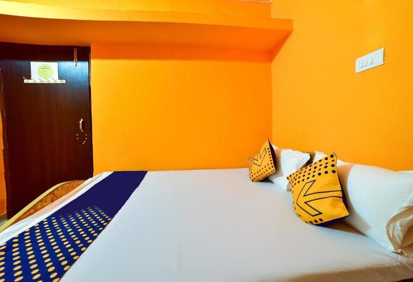 هتل Spot On 61254 Lucky Guest House