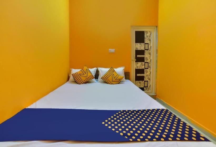 هتل Spot On 61254 Lucky Guest House