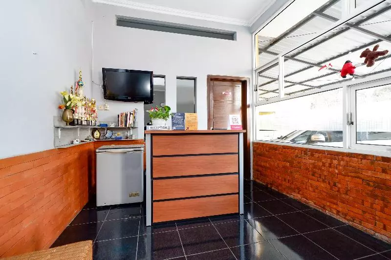 Hotelli Spot On 2209 Solo Point Guest House Syariah