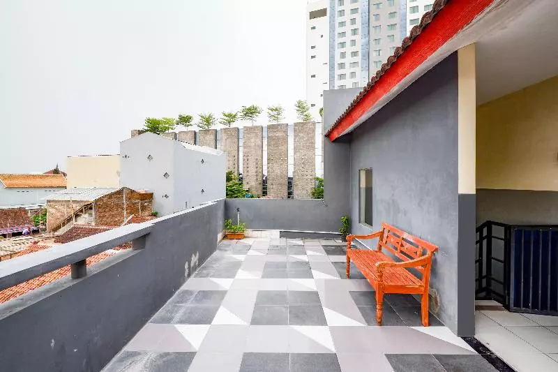 Hotelli Spot On 2209 Solo Point Guest House Syariah