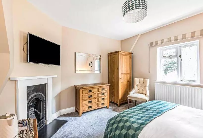 Majatalo Tilehouse Lodge