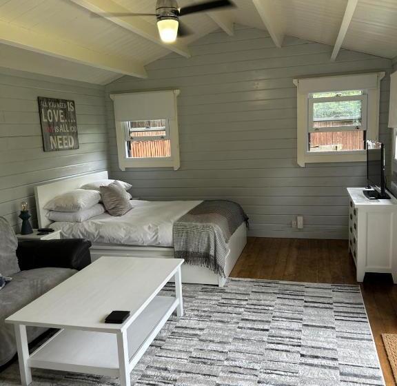 ペンション Tilehouse Lodge