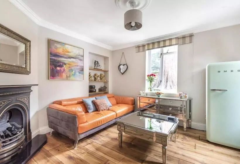 Majatalo Tilehouse Lodge