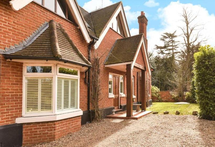 ペンション Tilehouse Lodge