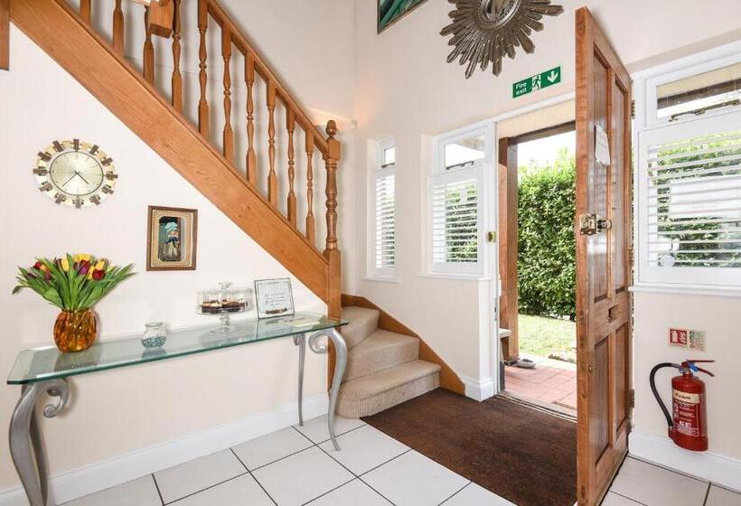 ペンション Tilehouse Lodge