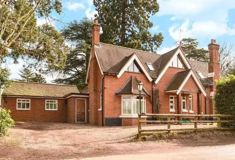 Majatalo Tilehouse Lodge