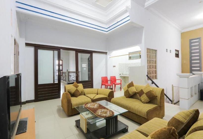 Szálloda Spot On 1797 Narita Family Residence