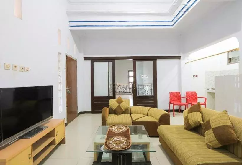 ホテル Spot On 1797 Narita Family Residence