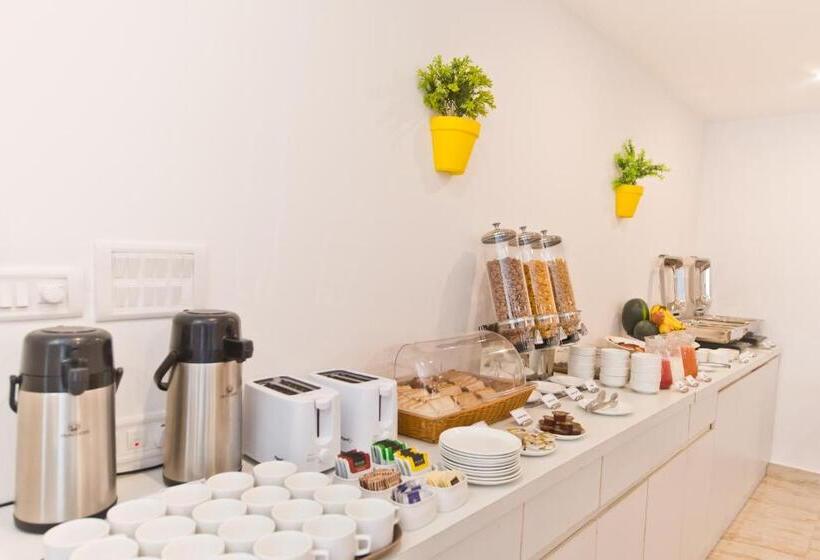 هتل X By Bloom I Hebbal Manyata Park