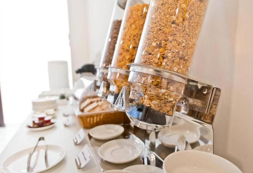 هتل X By Bloom I Hebbal Manyata Park