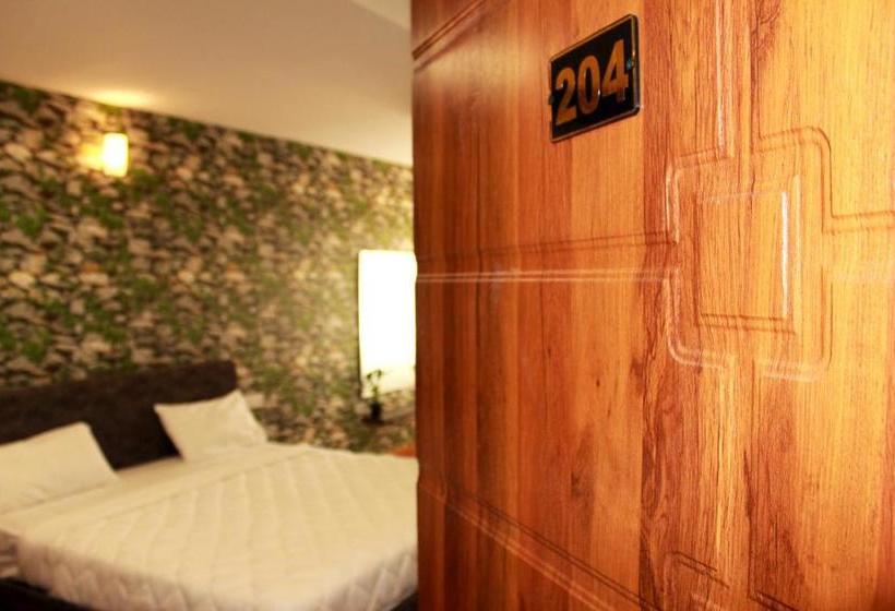 هتل Fab Dhanvitha Suites