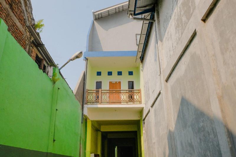 בית מלון כפרי Spot On 2081 Sriwijaya Family Residence