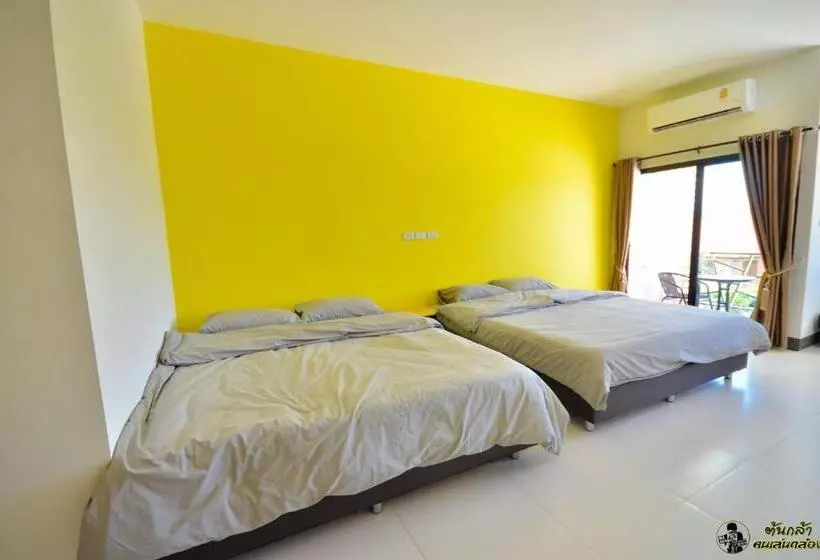 แอ่ว ดีld Hotel&residences