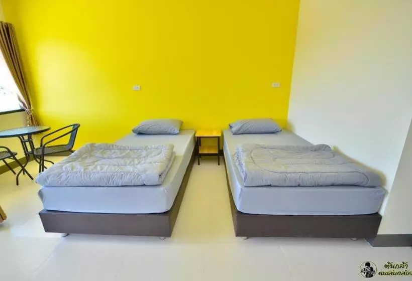 แอ่ว ดีld Hotel&residences