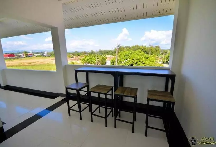 แอ่ว ดีld Hotel&residences