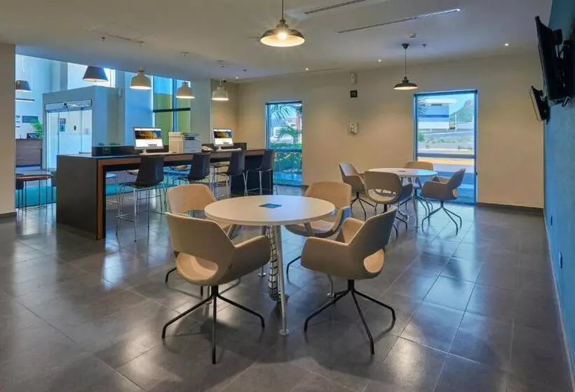 ホテル City Express By Marriott Guaymas